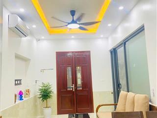 Bán nhà hào nam  trung tâm đống đa  vài bước chân ra mặt phố  nhà dân xây tâm huyết rất đẹp