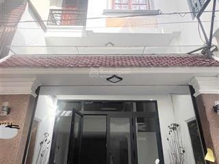 Cho thuê nhà mới mượt hẻm xe hơi 24/3a phạm ngọc thạch, q3 gần công viên lê văn tám