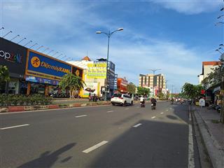 Bán nhà hẻm ô tô vào tận nhà cách mặt tiền lê văn việt 100m  giá 6 ,25tỷ