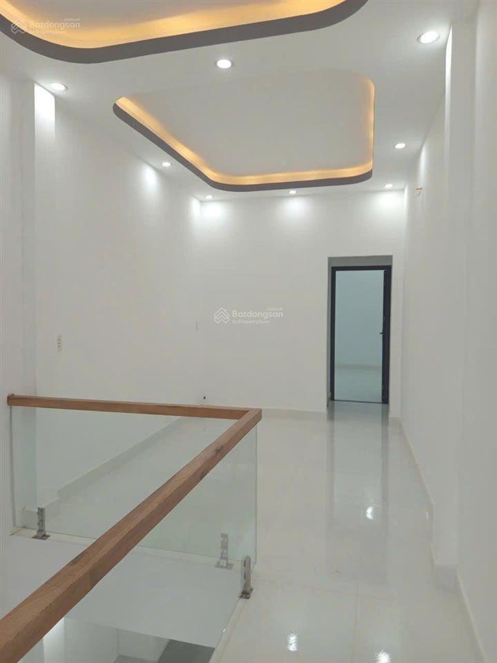 Mặt tiền lê lợi trung chánh  nhà mới hoàn toàn đúc kiên cố 1 trệt 1 lầu  giá 4.28 tỷ