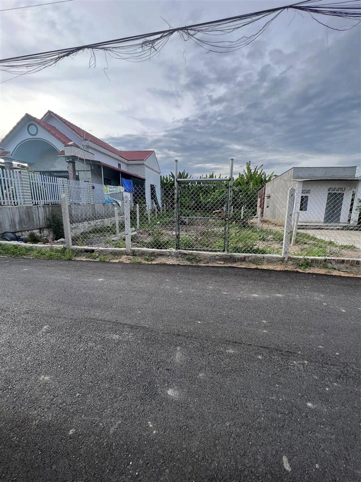 Chính chủ cần bán lô đất đường bùi ngọc thu 150m2 giá 1 tỷ 400 shr sang tên ngay
