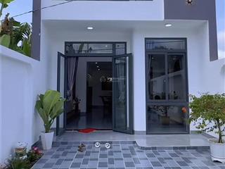 Nhà mới xây 120m2 ngay tt thủ dầu một  shr sang tên ngay  có sẵn nội thất