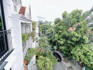 Cho thuê nhà hẻm xe tải cách mạng tháng 8, quận 10. có gara oto