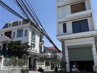 Bán nhà 4 tầng mới xây gần vành đai 4, gần kcn có sân để 10 xe ô tô