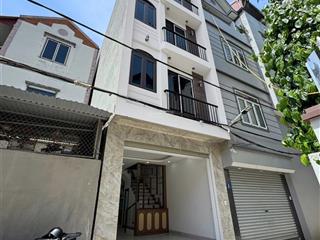 Chính chủ  di ái  di trạch ôtô cất trong nhà