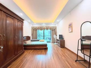 Cần bán nhà ngọc trục, đại mỗ, gần đường lê quang đạo kéo dài, ngõ to thẳng. dt 35m2, giá 5 tỷ