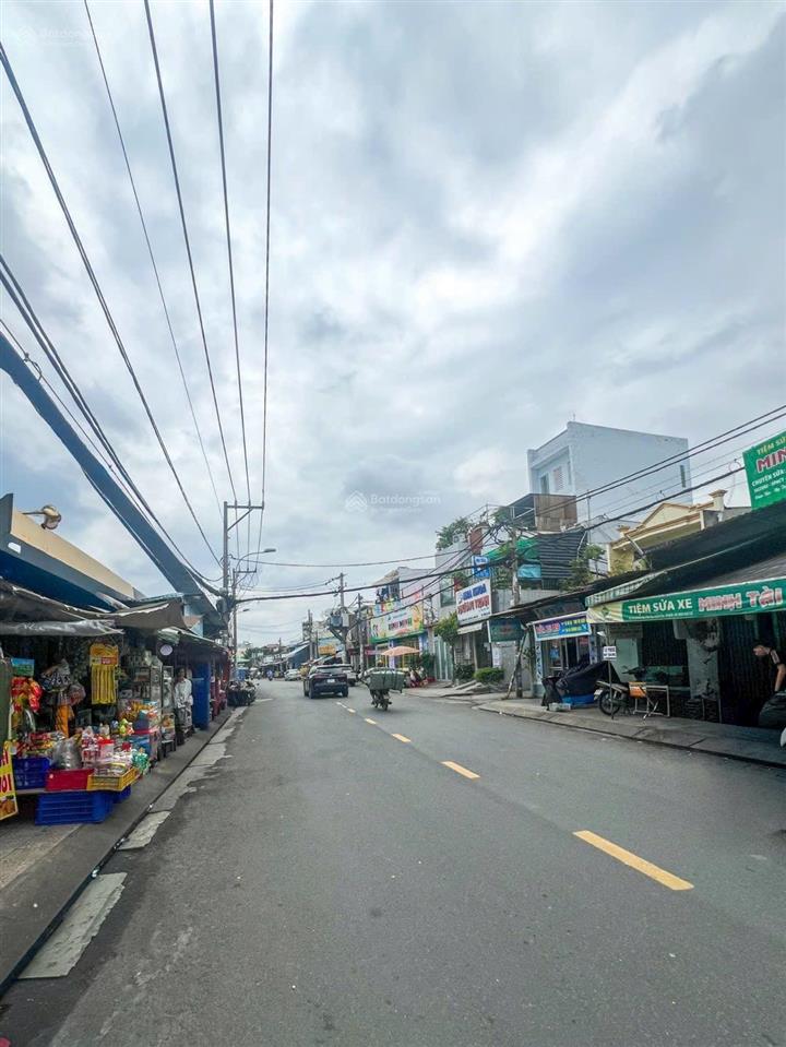 Đất mt lê đình cẩn  giáp tên lửa dt 8m x 40m nở hậu 13m ( 426m full thổ cư).
mật độ xây dựn