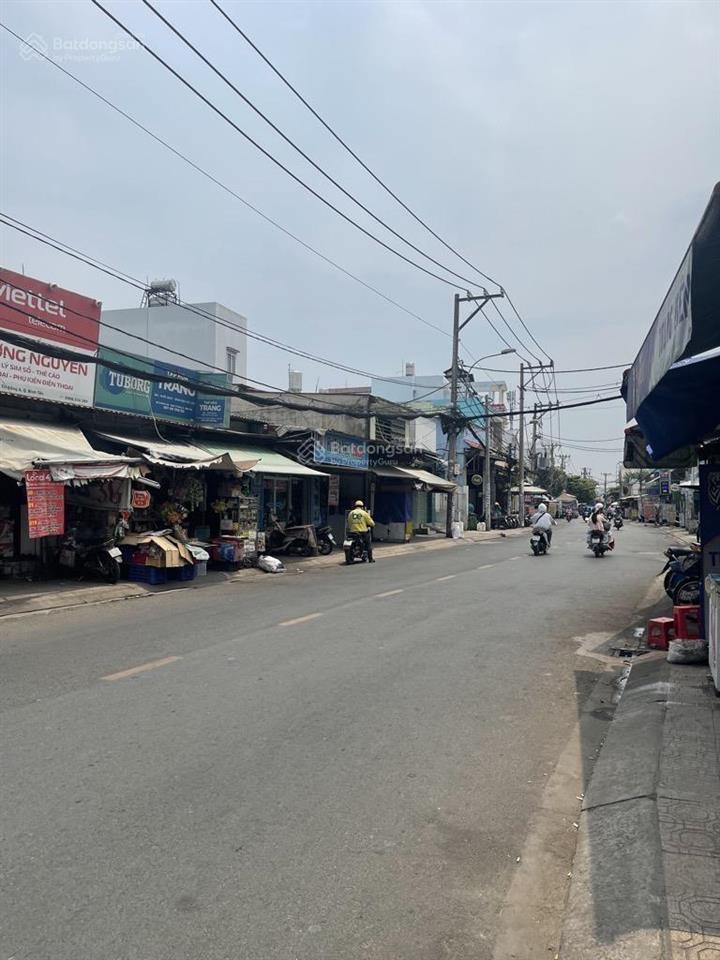 Đất mt lê đình cẩn  giáp tên lửa dt 8m x 40m nở hậu 13m ( 426m full thổ cư).
mật độ xây dựn