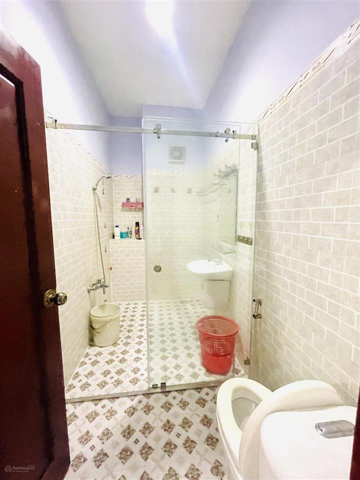 Bán nhà đường võ văn kiệt, phường 16, quận 8, 5x20, 100m2, hxh, shr chính chủ hoàn công đủ, vay nh