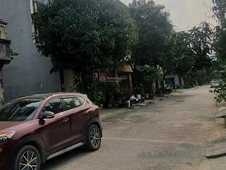 Phân lô tây nam linh đàm  ô tô tránh vỉa hè