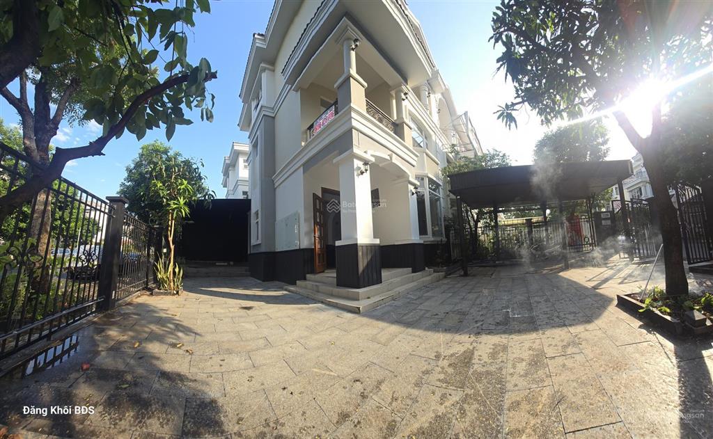 Biệt thự song lập góc mặt tiền đường g. lk công viên đối diện chateau pmh q7. 11.76 x 20m. 65 tỷ