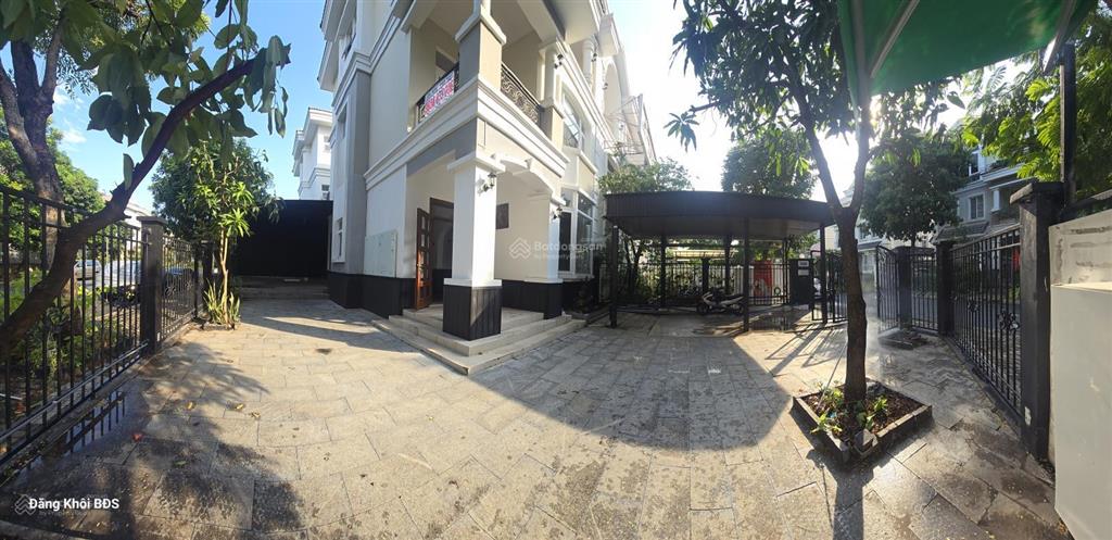 Biệt thự song lập góc mặt tiền đường g. lk công viên đối diện chateau pmh q7. 11.76 x 20m. 65 tỷ