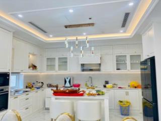 Biệt thự góc 2 mặt tiền cityland q7. 10 x 20. hầm 3 lầu. giá 61 tỷ 999. full nt.gọi ngay 0906 973 ***