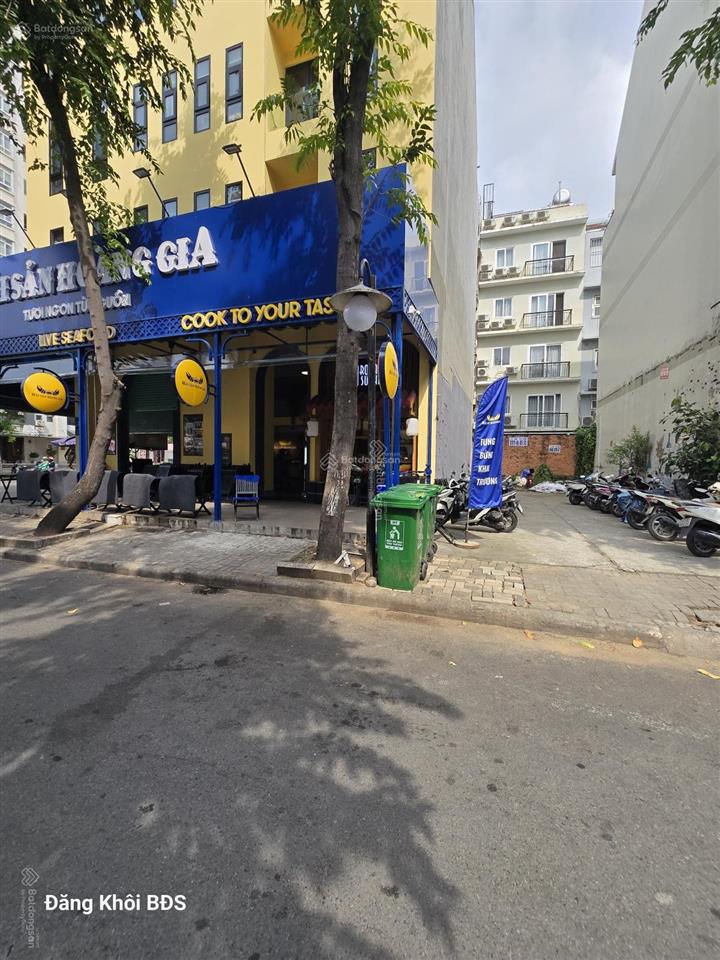 Bán đất nhà phố lk bùi bằng đoàn phú mỹ hưng quận 7. 6x18.5m, 111m2 giá 23.4 tỷ. 0906 973 ***