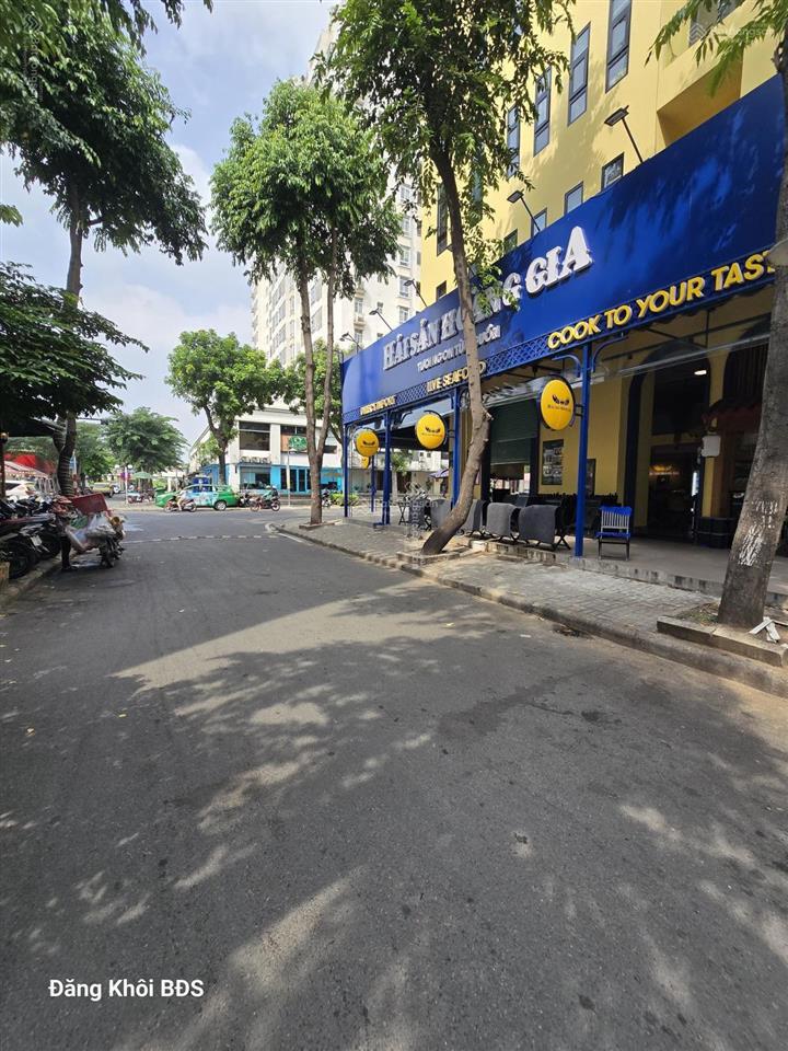 Bán đất nhà phố lk bùi bằng đoàn phú mỹ hưng quận 7. 6x18.5m, 111m2 giá 23.4 tỷ. 0906 973 ***