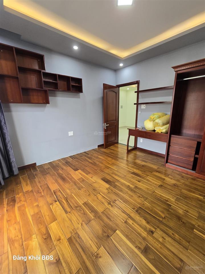 Biệt thự liền kế vườn lavila, nhà bè 6x17.6m 3 lầu. full nội thất. giá 13.9 tỷ.  0906 973 ***
