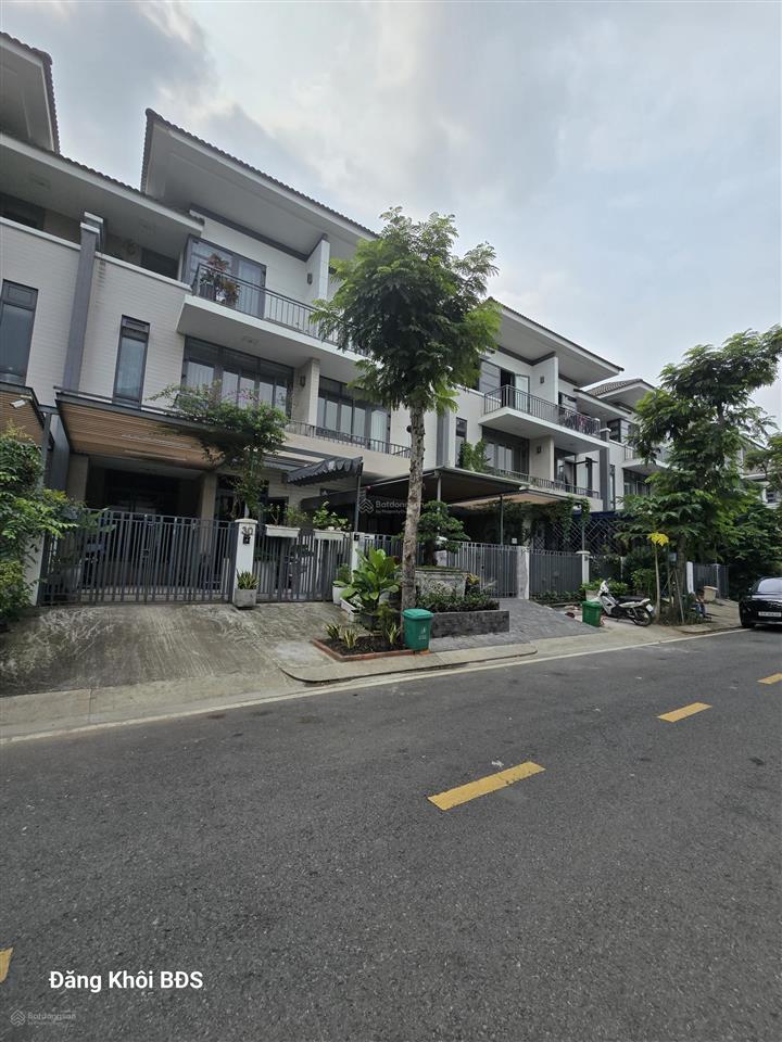 Biệt thự liền kế vườn lavila, nhà bè 6x17.6m 3 lầu. full nội thất. giá 13.9 tỷ.  0906 973 ***