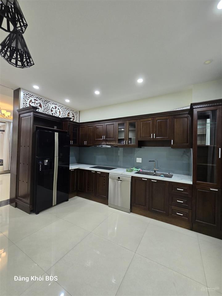 Biệt thự liền kế vườn lavila, nhà bè 6x17.6m 3 lầu. full nội thất. giá 13.9 tỷ.  0906 973 ***