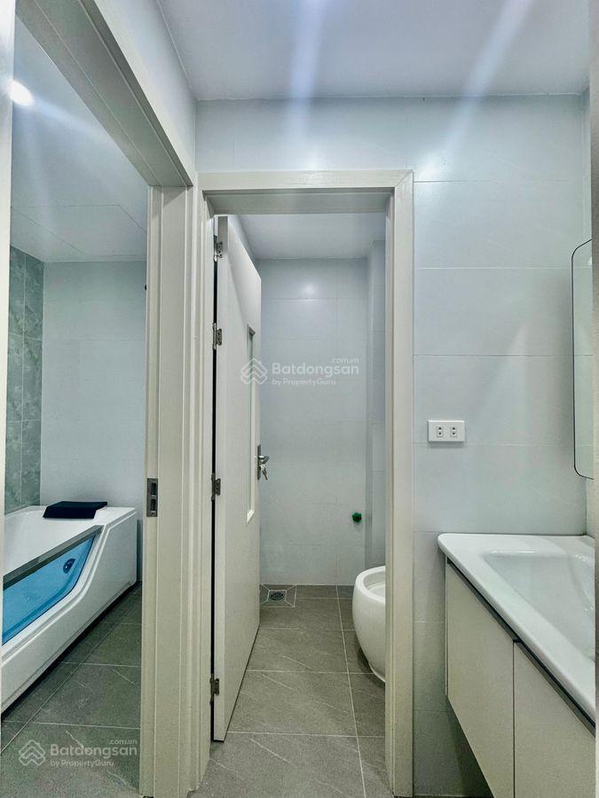 Hiếm! nhà phố ngô gia tự  phân lô ô tô, thang máy 70m dân xây sát phố  full nội thất, giá 14 tỷ