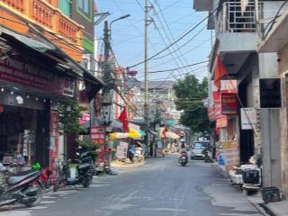 Bán nhà 3 tầng đẹp long lanh giá rẻ bất ngờ