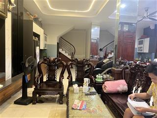 Gấp gấp chủ cần bán nhà chia cho các con .nhà 5tầng ô tô đỗ cửa gần trường đại học khu dân trí cao