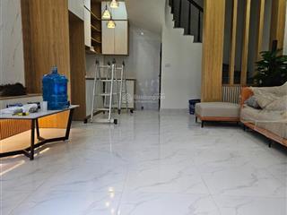 Cần bán căn nhà phố triều khúc oto đỗ cửa .nhà thiết kế theo phong cách hiện đại. kinh doanh víp.