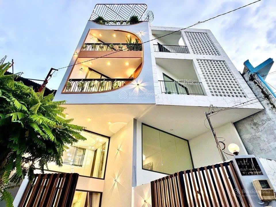 Siêu phẩm mặt tiền phường 1 gò vấp  ngay đại lộ phạm văn đồng  5 tầng btct  dt 60m2  9.68 tỷ tl