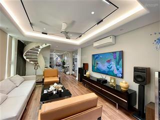 Bán nhà trung kính ngõ rộng 3m, 100m ra trần duy hưng full nội thất ở ngay 40m2