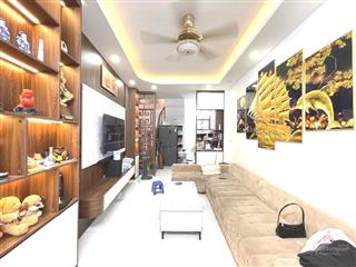 Chủ cần bán gấp nhà tại phố tây trà để chuyển vào nam  5 tầng  ô tô đỗ cổng nhà giá 6.48 tỷ !!