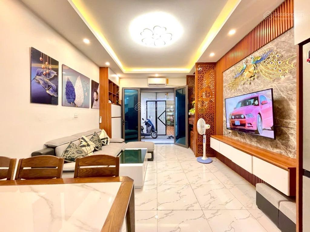 Tài chính 6 tỷ sở hữu ngay nhà nhiều phòng ngủ  gần trường , gần ô tô  bãi gửi ô tô cạnh nhà