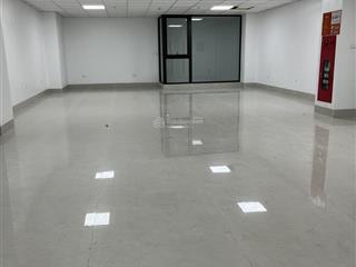 Cho thuê nhà văn phòng đẹp 8 tầng x 150m2 thang máy điêu hoà pccc hầm xe giá sàn 25tr/ sàn/ tháng