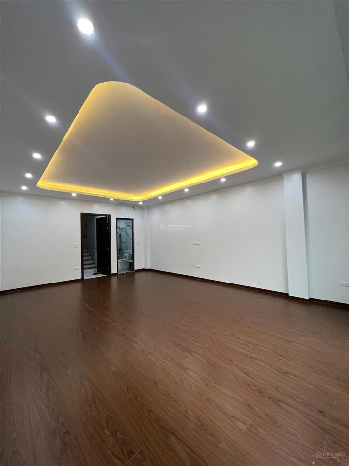 Cho thuê nhà liền kề yên sở hoàng mai  dt 300m2 thang máy điều hòa đường ô tô  35tr/ tháng