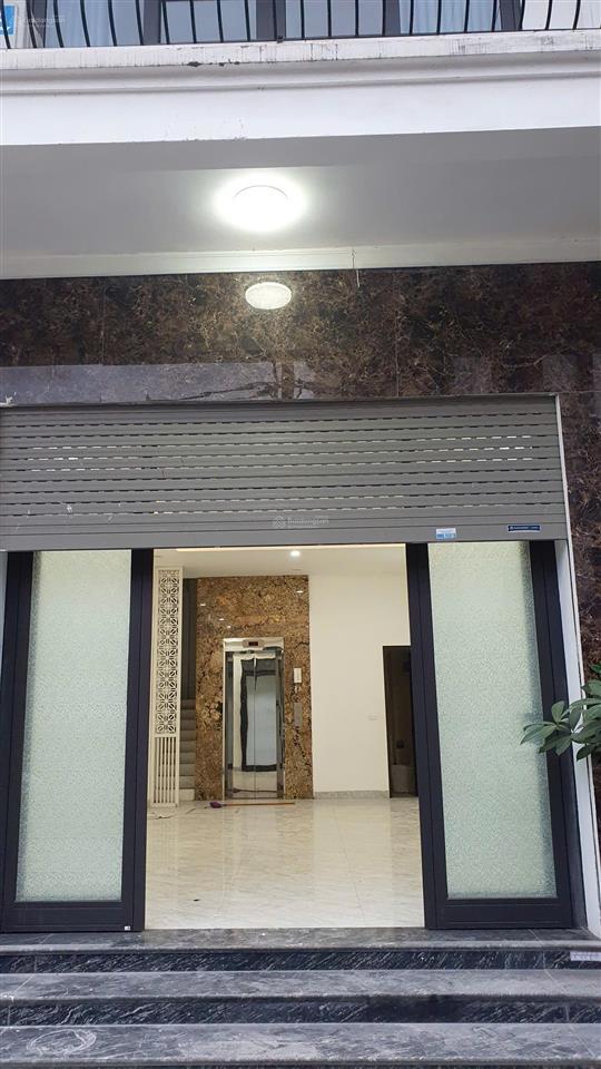 Cho thuê nhà văn phòng phố tây kết 5 tầng x50m2 thang máy điều hòa ô tô tránh 29tr/ tháng