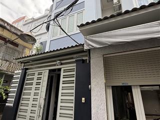 Bán nhà 342/4 cmt8, p.10, q.3, tp.hcm. hẻm 4m, ngay đầu ga metro số 2, cách mặt tiền 30m.