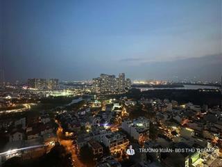 Bán căn hộ view sông lầu đẹp  xem là không chê được tháp trung tâm