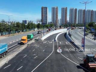 Căn hộ 96m², 2pn, 2wc, full nội thất cao cấp tại tháp trung tâm the sun avenue novaland