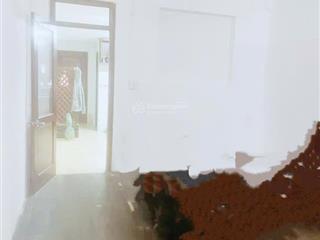 Ngang 6,05m góc hai mặt tiền hơi cũ tiện xây dựng lại, cách mặt tiền đường 30m, giá 8 tỷ 50 triệu