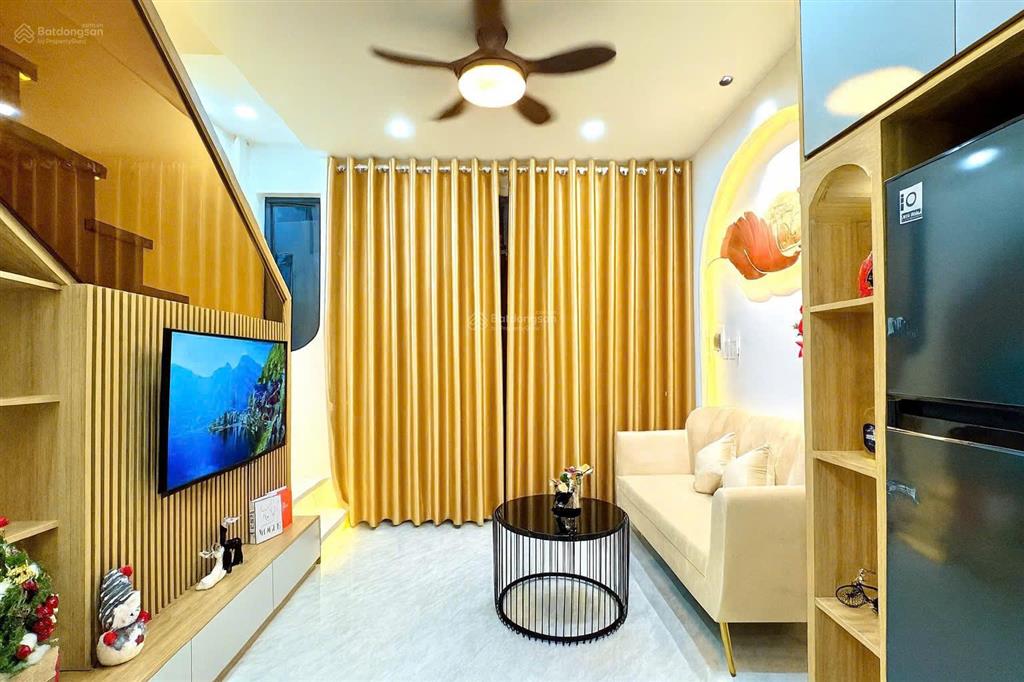 Nhà mới hẻm xe ô tô sát quận 1 bình thạnh hai tầng giá nhỉnh 4 tỷ