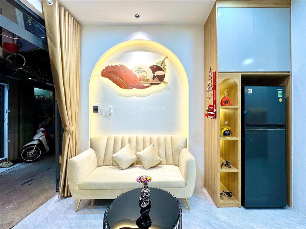 Nhà mới hẻm xe ô tô sát quận 1 bình thạnh hai tầng giá nhỉnh 4 tỷ