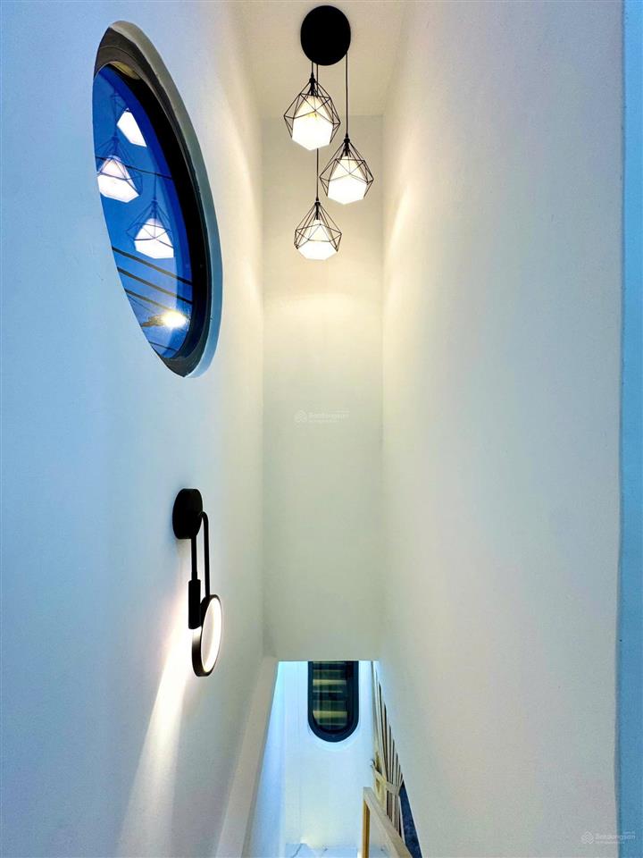 Nhà mới hẻm xe ô tô sát quận 1 bình thạnh hai tầng giá nhỉnh 4 tỷ