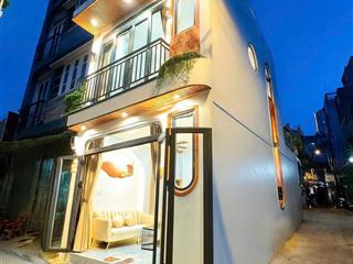 Nhà mới hẻm xe ô tô sát quận 1 bình thạnh hai tầng giá nhỉnh 4 tỷ