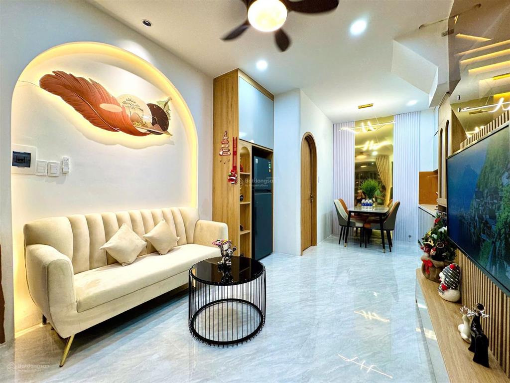 Nhà mới hẻm xe ô tô sát quận 1 bình thạnh hai tầng giá nhỉnh 4 tỷ