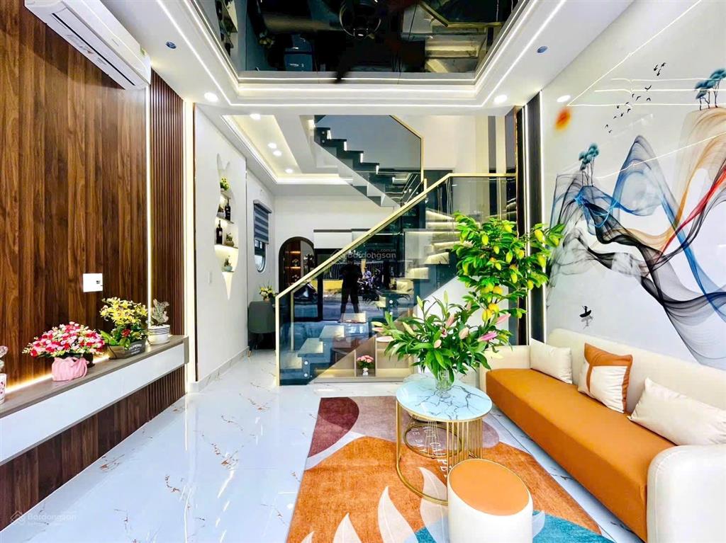 Bán nhà mặt tiền nhánh thống nhất, p.11, gò vấp, 2 tầng, 3 pn, full nội thất, 5 tỷ hơn còn tl