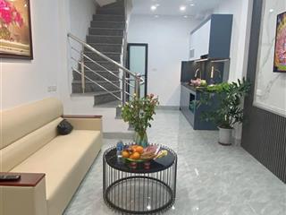 Bán nhà riêng mới sừa lại cho con đi học, nay cháu đỗ du học nên ko có nhu cầu ở nữa cần bán lại.