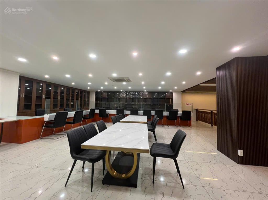 Chỉ 250tr/tháng cho thuê nguyên tòa nhà gần ngay ubnd quận 2  diện tích sàn 1450m2