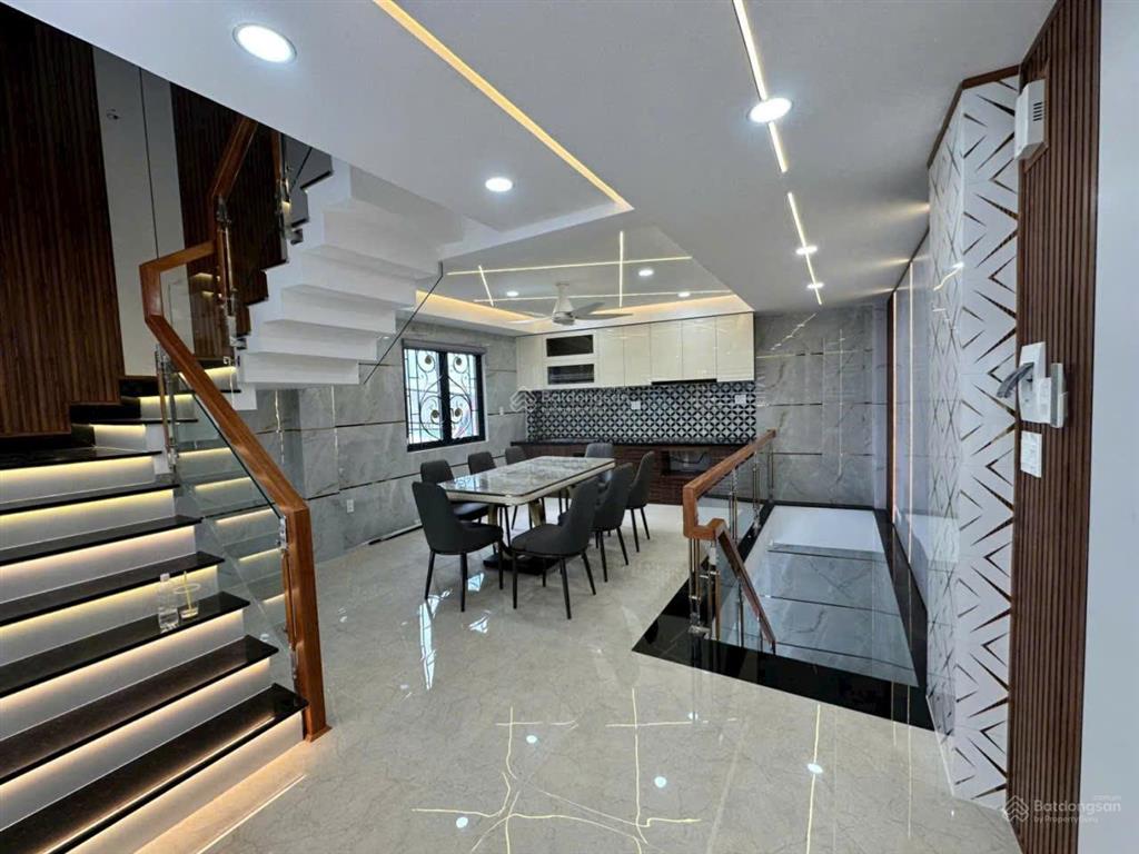 Bán nhà góc 2 mặt hẻm  xây mới 100%  nội thất có đủ  vào ở ngay  phan anh, bình tân