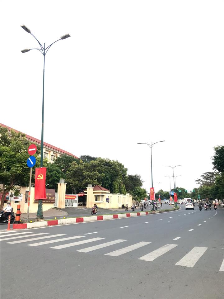 Ngay trung tâm đường lê văn việt, quận 9  100m2 full thổ, gpxd 5 tầng, đầu tư chỉ hơn 50tr/m2