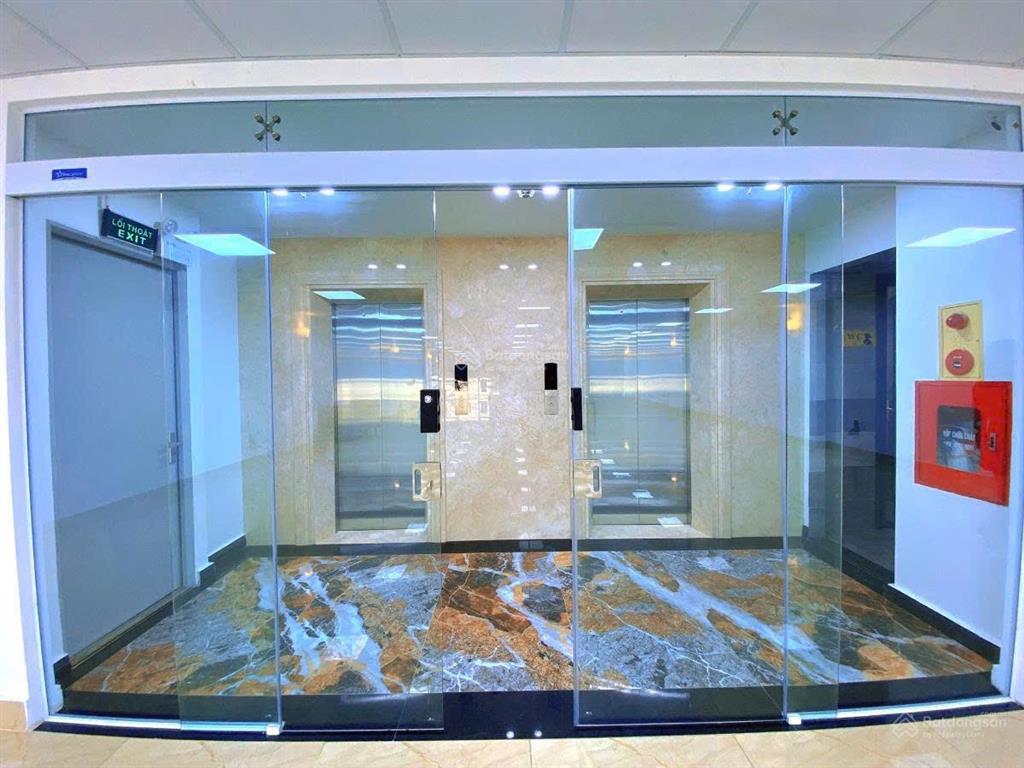 Siêu phẩm mặt phố . hoàng quốc việt . giá cực rẻ . toà nhà building 9 tầng 1 hầm . bán nhanh tết