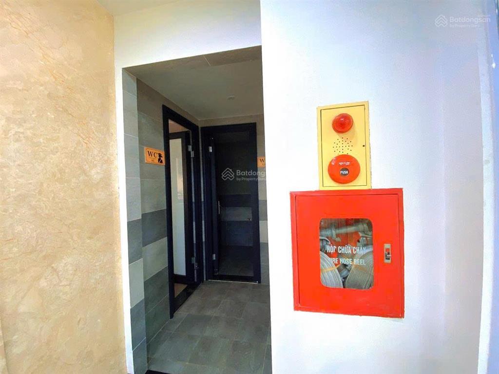 Siêu phẩm mặt phố . hoàng quốc việt . giá cực rẻ . toà nhà building 9 tầng 1 hầm . bán nhanh tết