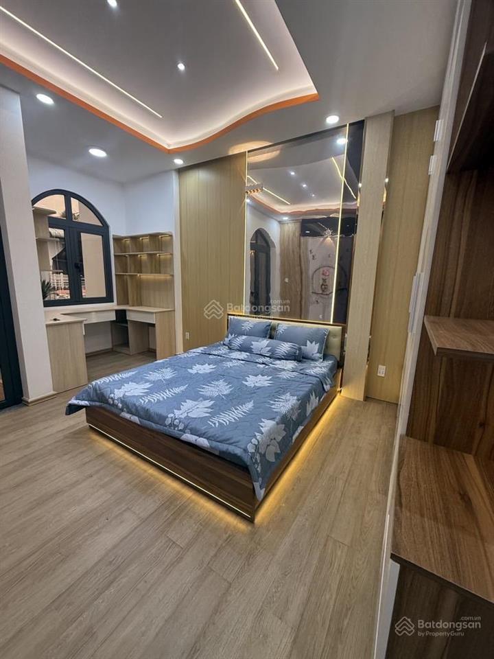 Huỳnh văn nghệ  p12  gv  diện tích 4 x 18m ngay phạm văn bạch, tân sơn, phan huy ích, ga t3